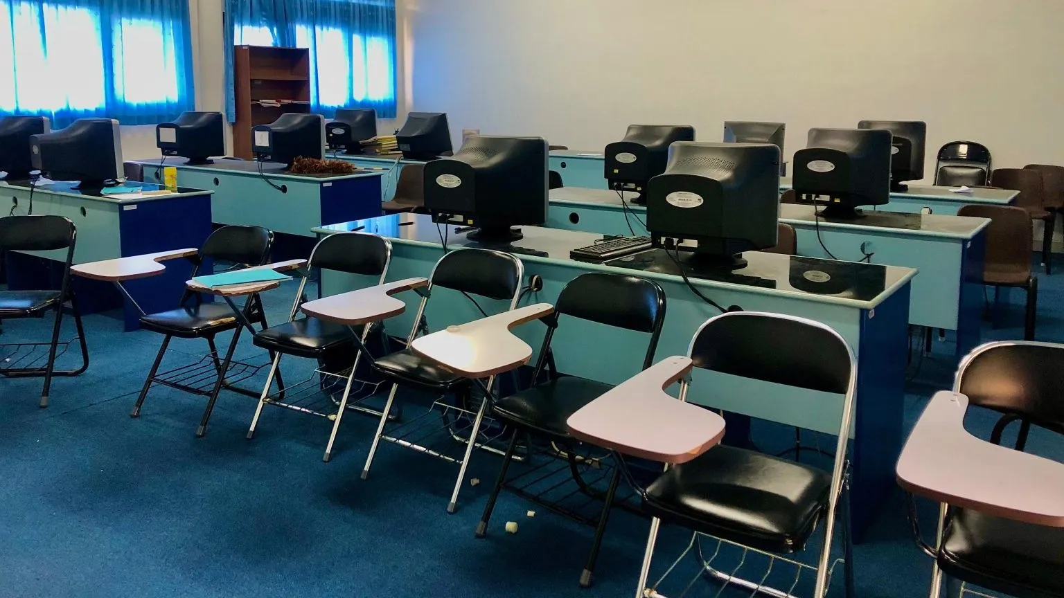 Lab Komputer dan Bahasa